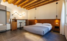 1823 Room
